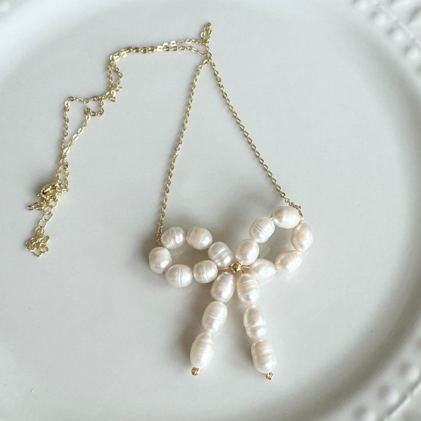 Fresh Pearl Bow Necklace