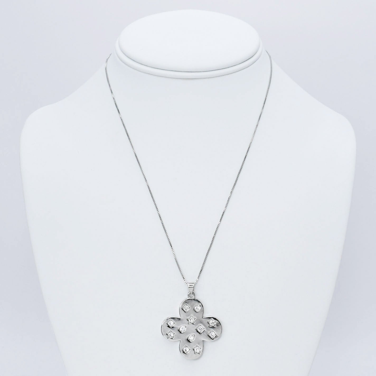 Amelia Pendant Necklace Silver