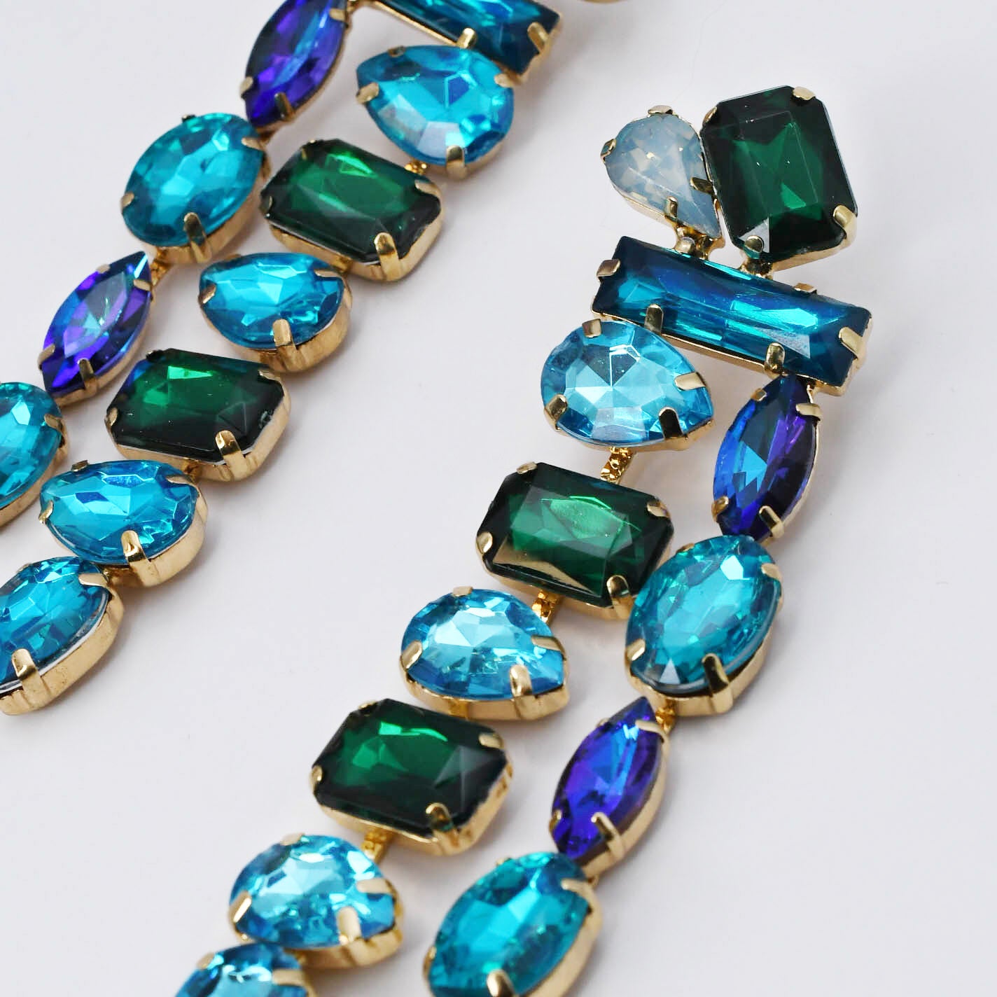 Blue Gemstone Rain Drop Q8