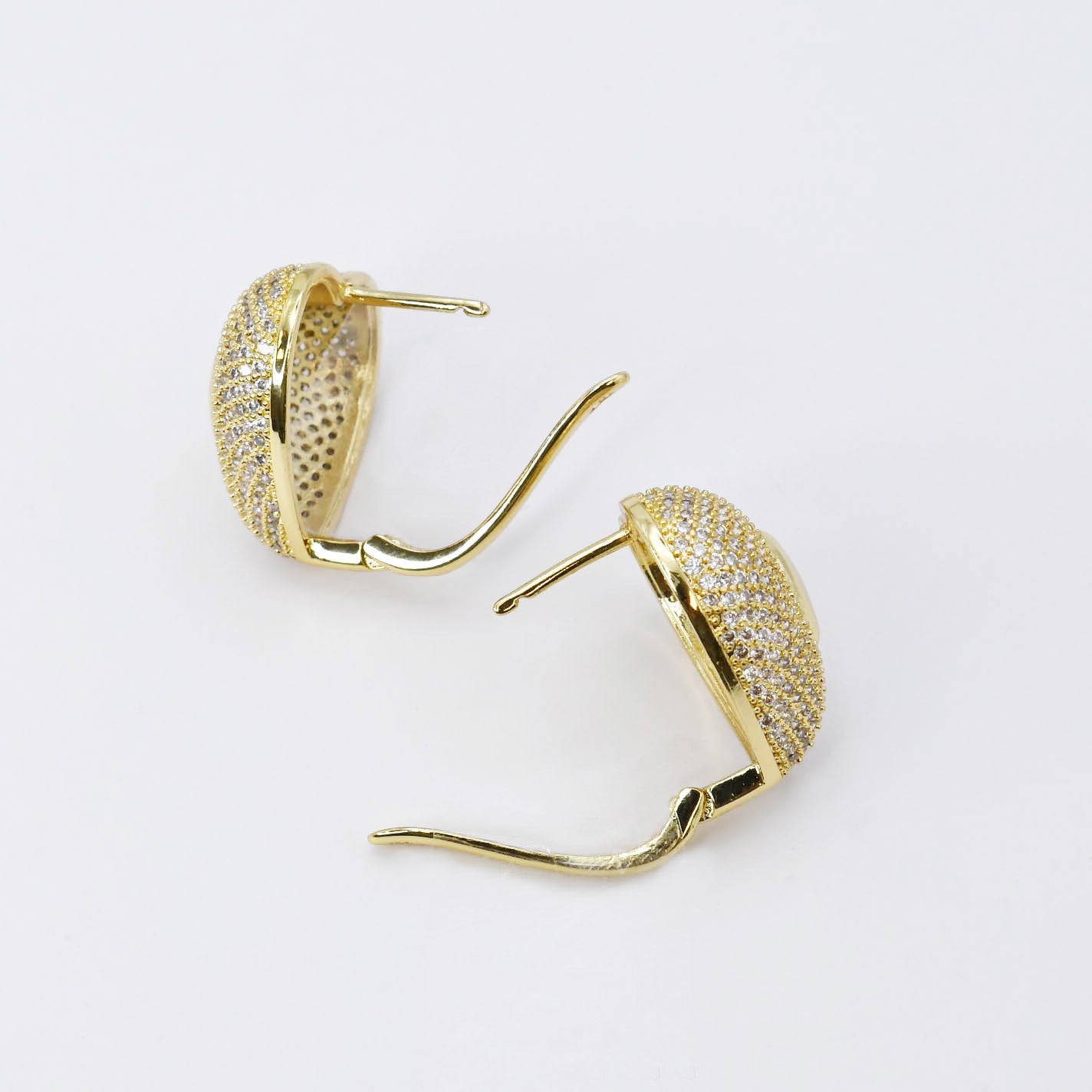 Heart to Hold Gold Earrings