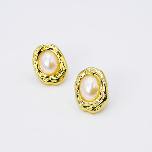 Pearl Gold Bean Stud