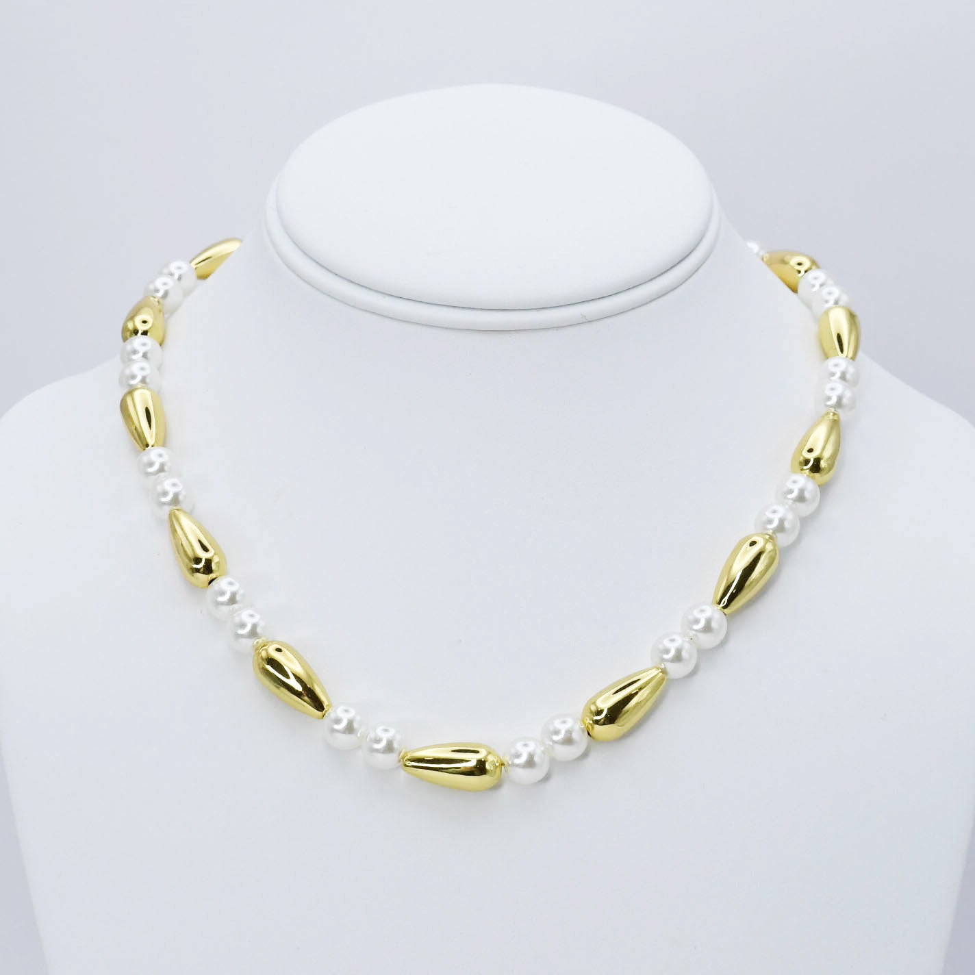 dainty gold necklace, layered design, boutique wholesale, womens accessories, statement piece, trendy style, waterproof, hypoallergenic, tarnish free,pearls
