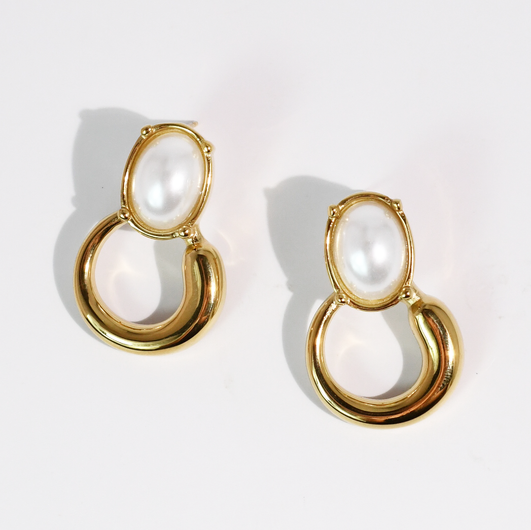 Water Proof Pearly Vintage Stud