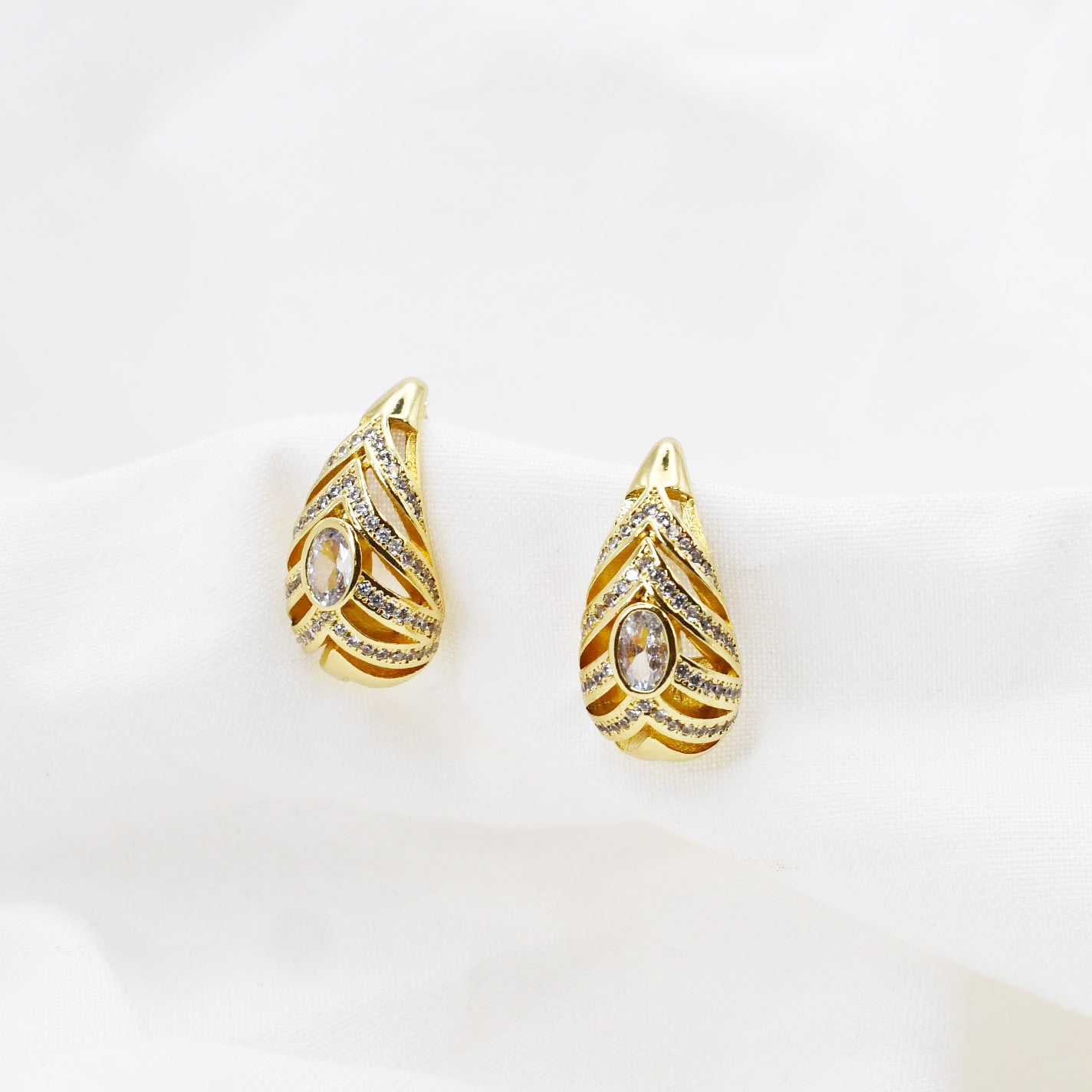 Sarabeth Teardrop O33