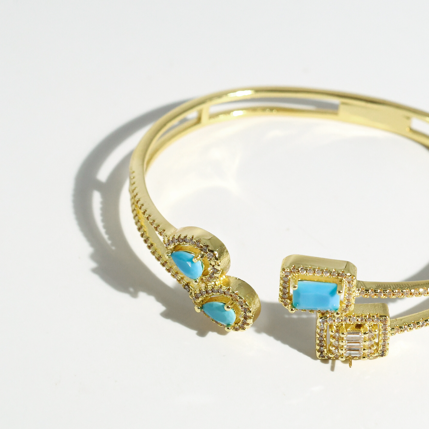 Modern bangle bracelet, Stylish minimalist bracelet, Sleek contemporary bangle, Polished chic bracelet, Clean modern bangle, Elegant simple bracelet, Smooth stylish bangle, Classic modern bracelet, Trendy sleek bangle, Refined minimalist bracelet, Contemporary chic bangle, Versatile modern bracelet