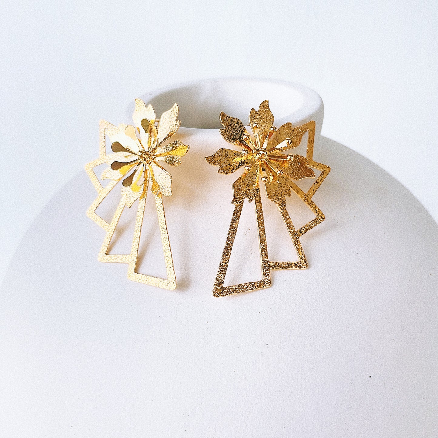 Bloom stud A9