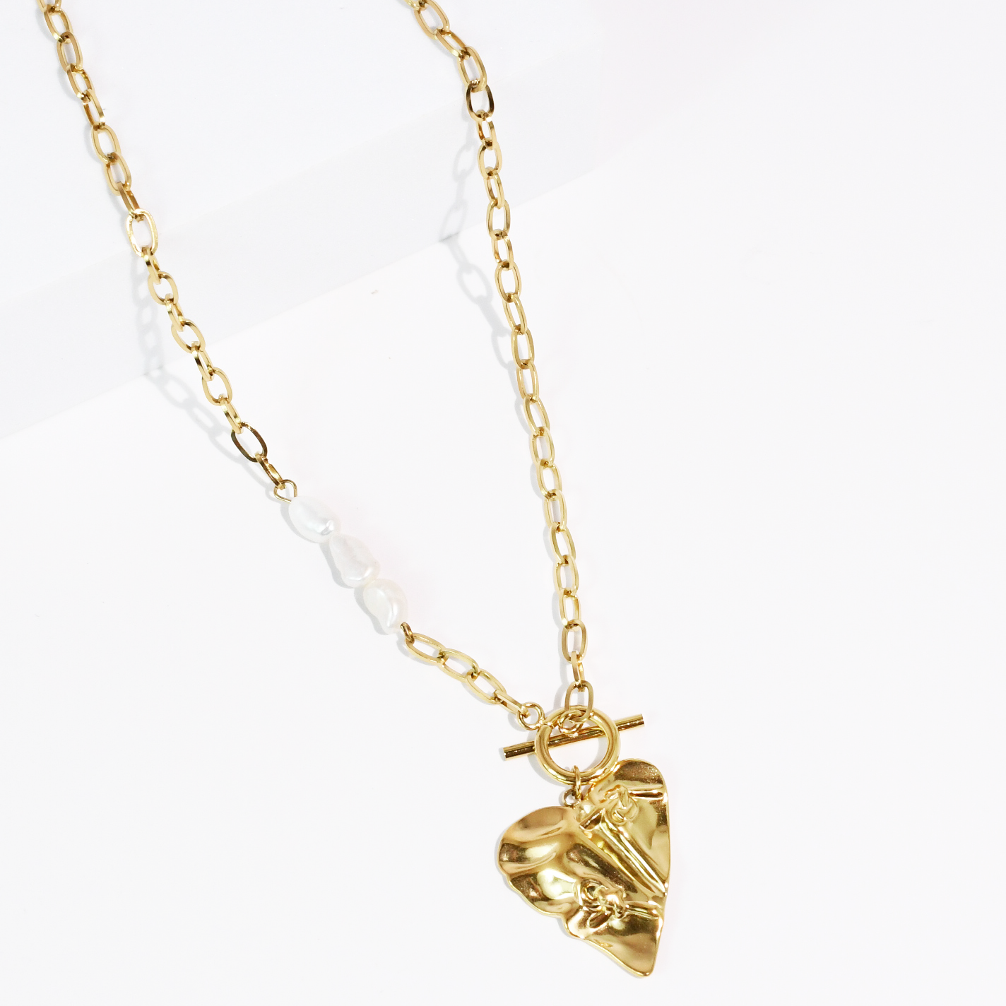 A Pearly Love Waterproof Necklace
