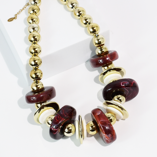 Amber Avenue Burgundy Necklace