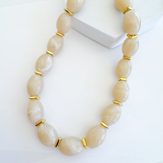 Jelly Pop cream necklace