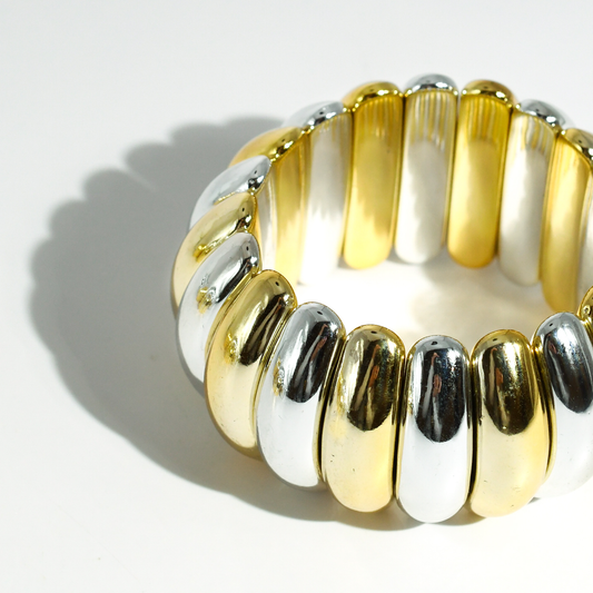 Modern bangle bracelet, Stylish minimalist bracelet, Sleek contemporary bangle, Polished chic bracelet, Clean modern bangle, Elegant simple bracelet, Smooth stylish bangle, Classic modern bracelet, Trendy sleek bangle, Refined minimalist bracelet, Contemporary chic bangle, Versatile modern bracelet