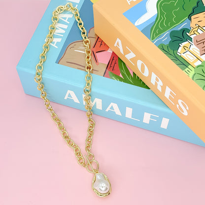 Golden Drift Pearl Necklace