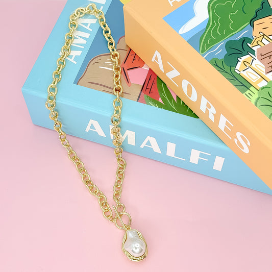 Golden Drift Pearl Necklace