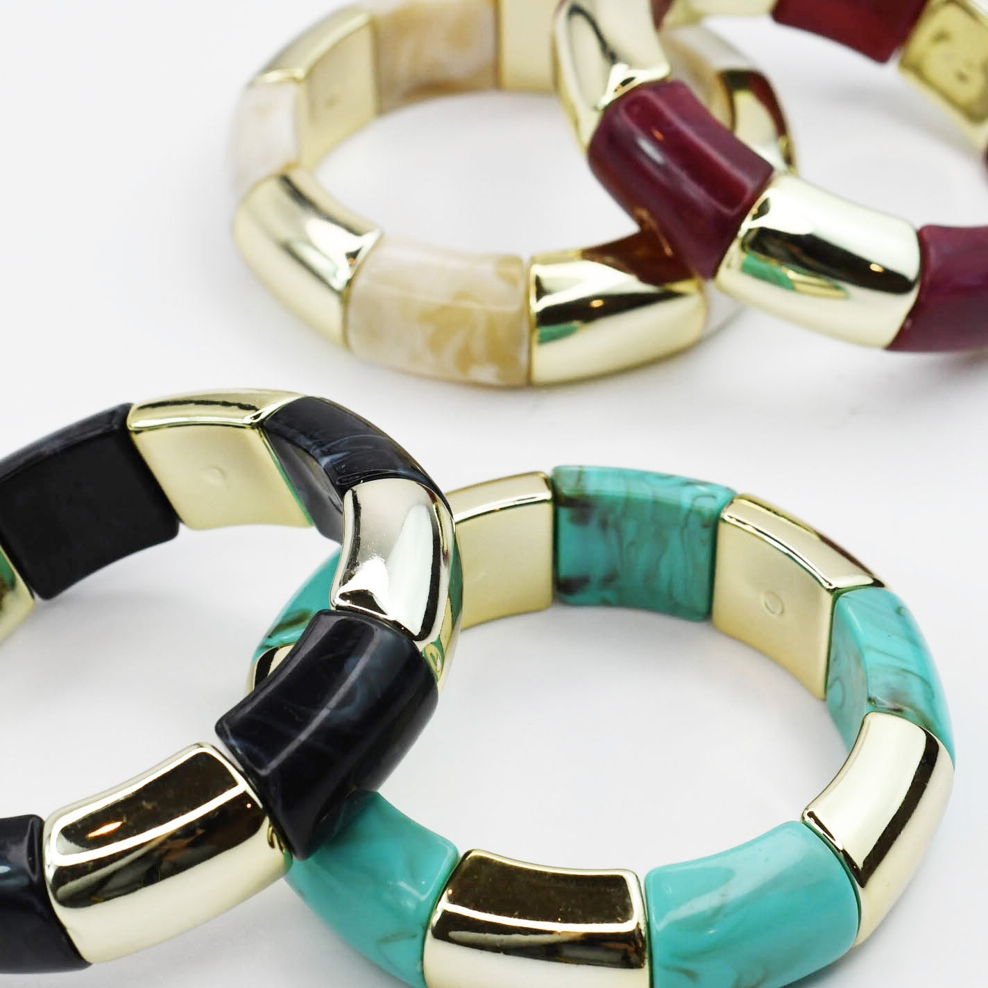 colorful gemstone jewelry, beaded fashion bracelet, gold or silver tone accessory, handcrafted beaded piece, trendy boho chic jewelry, vibrant statement wristwear, artisan handmade design, everyday stackable accessory, fashion jewelry for women, premium jewelry gift idea, boutique style wristwear, elevated modern jewelry