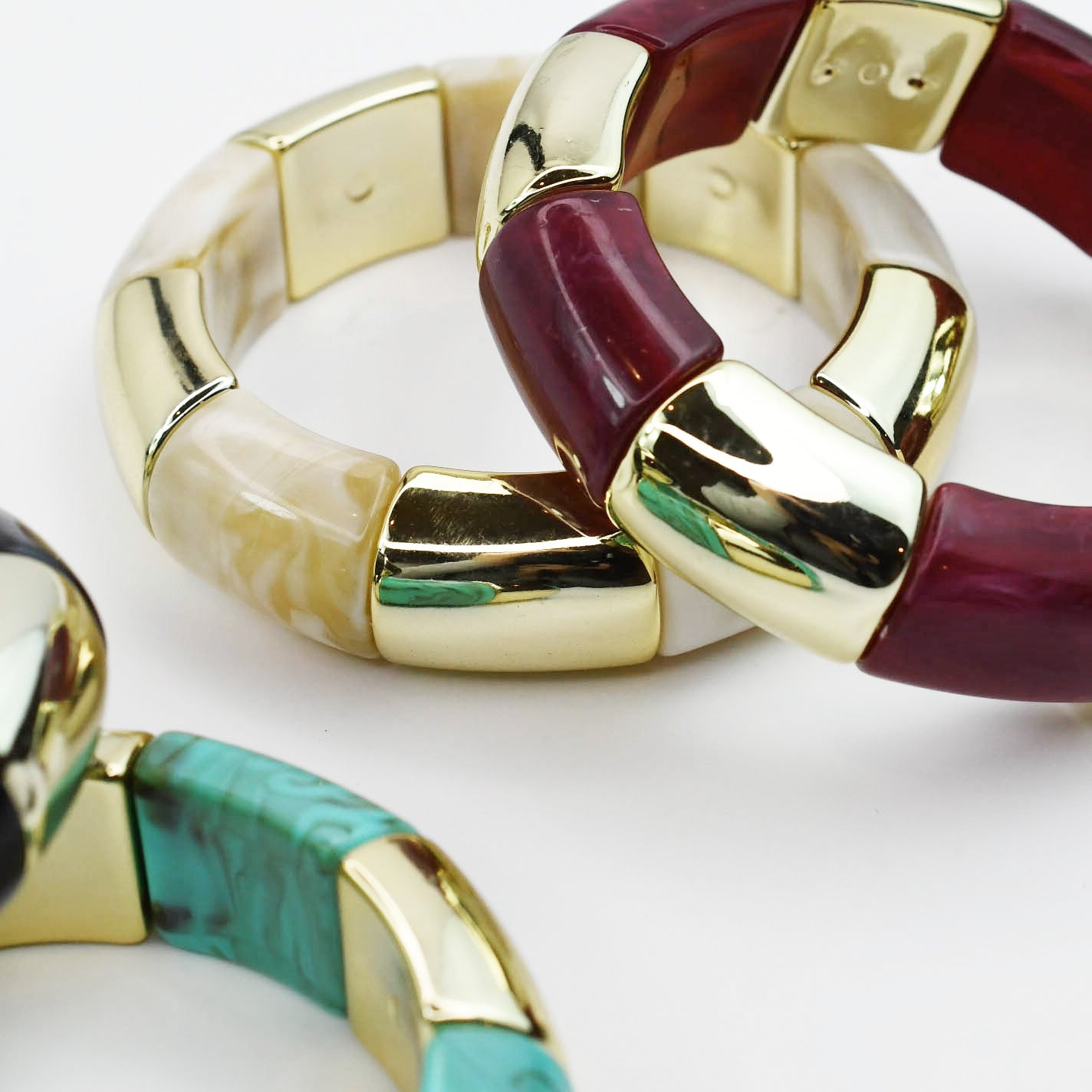 colorful gemstone jewelry, beaded fashion bracelet, gold or silver tone accessory, handcrafted beaded piece, trendy boho chic jewelry, vibrant statement wristwear, artisan handmade design, everyday stackable accessory, fashion jewelry for women, premium jewelry gift idea, boutique style wristwear, elevated modern jewelry