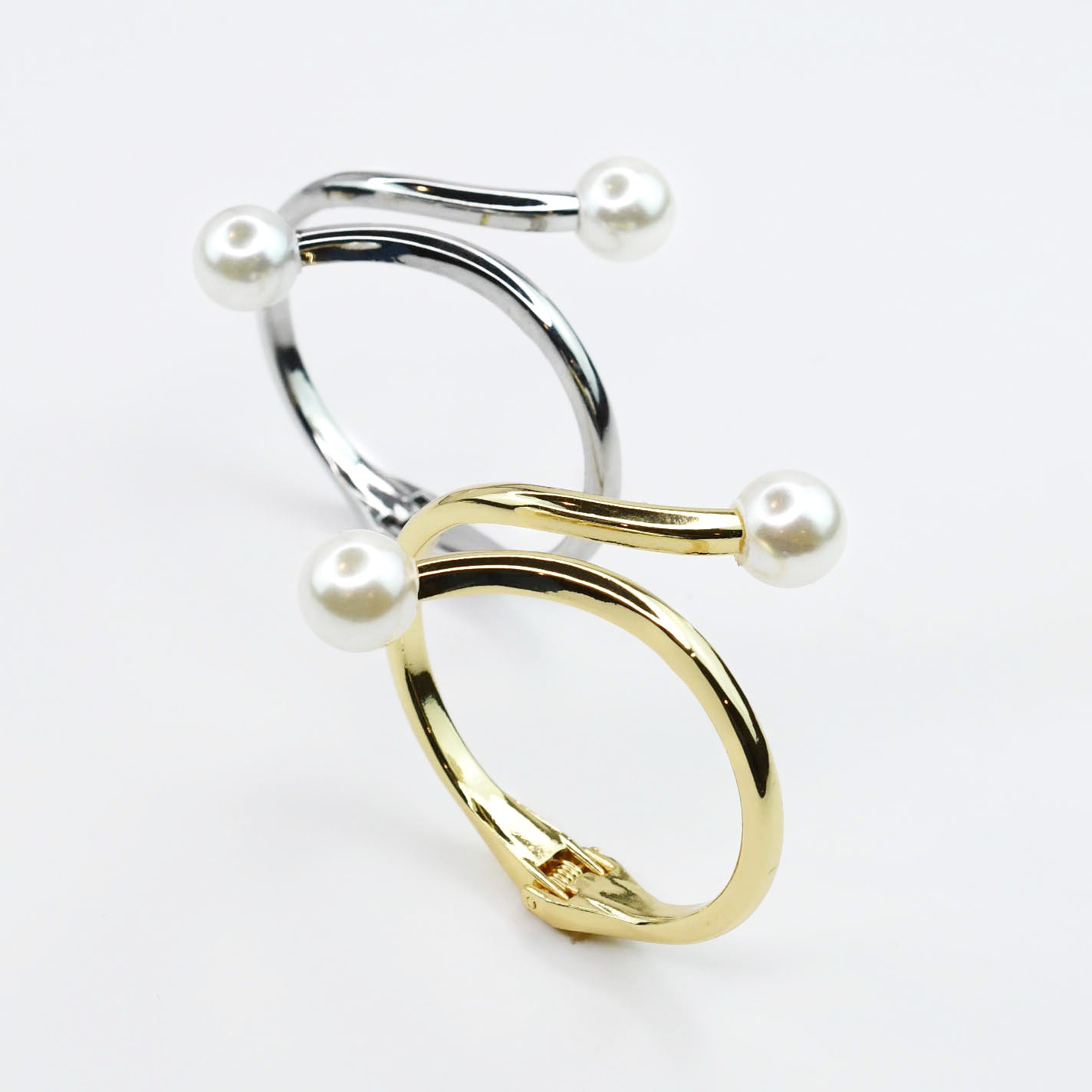 Modern bangle bracelet, Stylish minimalist bracelet, Sleek contemporary bangle, Polished chic bracelet, Clean modern bangle, Elegant simple bracelet, Smooth stylish bangle, Classic modern bracelet, Trendy sleek bangle, Refined minimalist bracelet, Contemporary chic bangle, Versatile modern bracelet