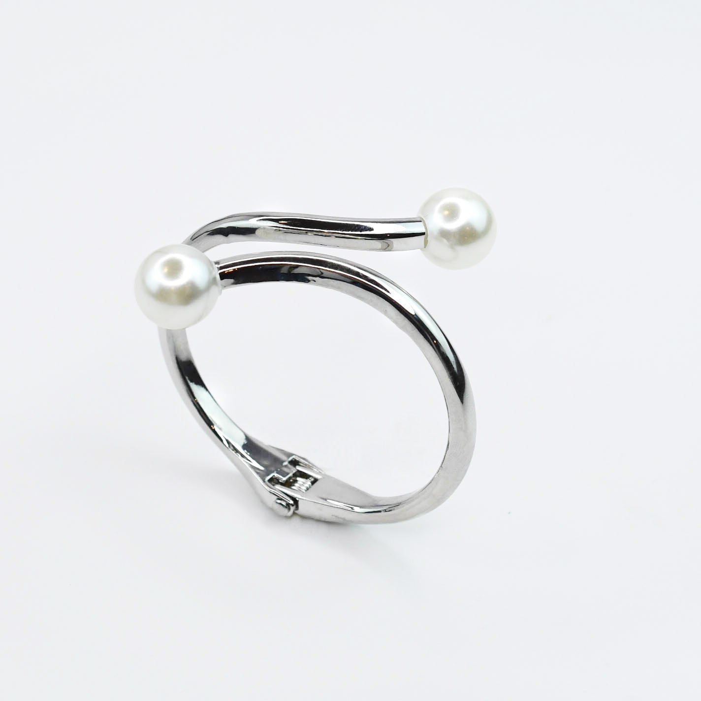 Modern bangle bracelet, Stylish minimalist bracelet, Sleek contemporary bangle, Polished chic bracelet, Clean modern bangle, Elegant simple bracelet, Smooth stylish bangle, Classic modern bracelet, Trendy sleek bangle, Refined minimalist bracelet, Contemporary chic bangle, Versatile modern bracelet