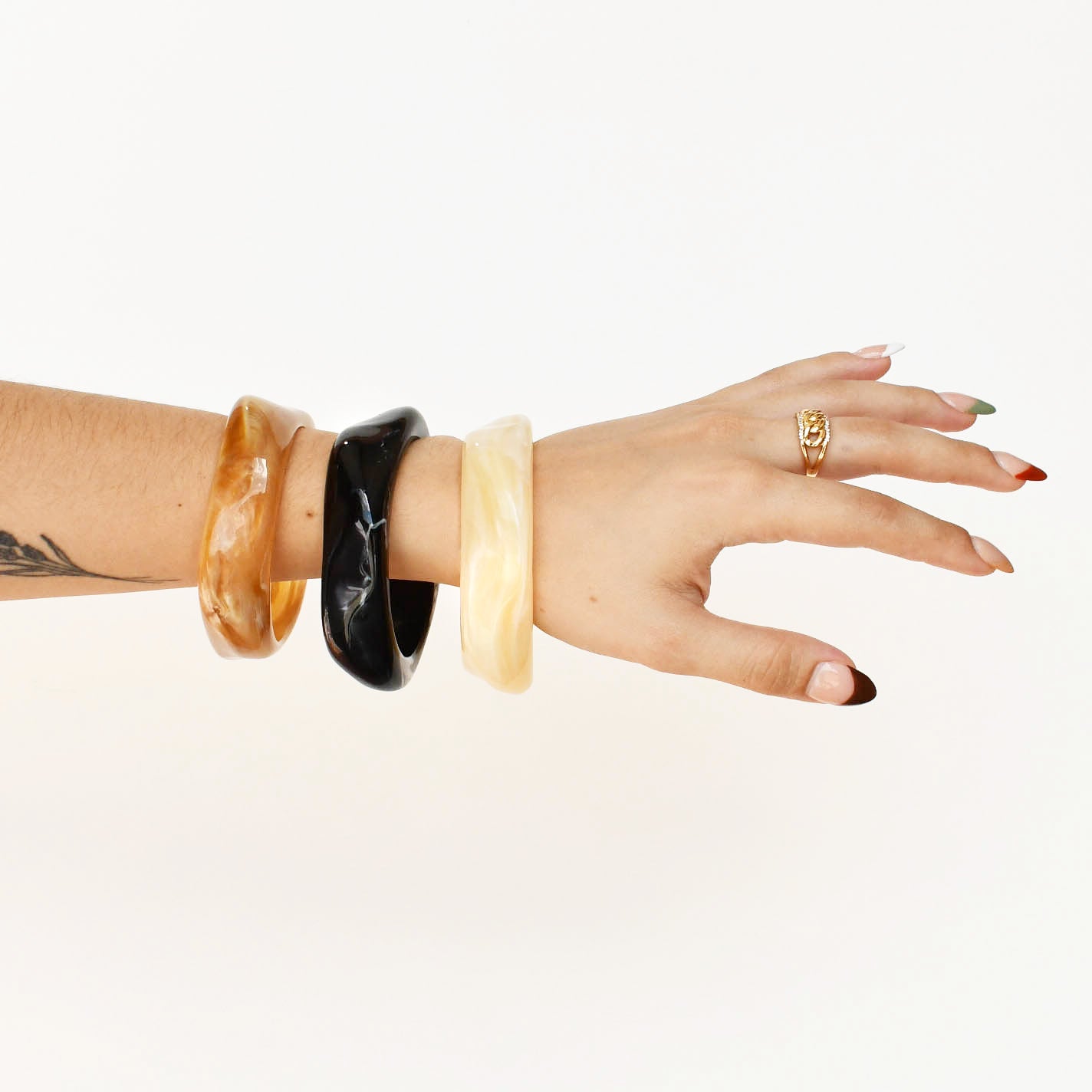 Modern bangle bracelet, Stylish minimalist bracelet, Sleek contemporary bangle, Polished chic bracelet, Clean modern bangle, Elegant simple bracelet, Smooth stylish bangle, Classic modern bracelet, Trendy sleek bangle, Refined minimalist bracelet, Contemporary chic bangle, Versatile modern bracelet