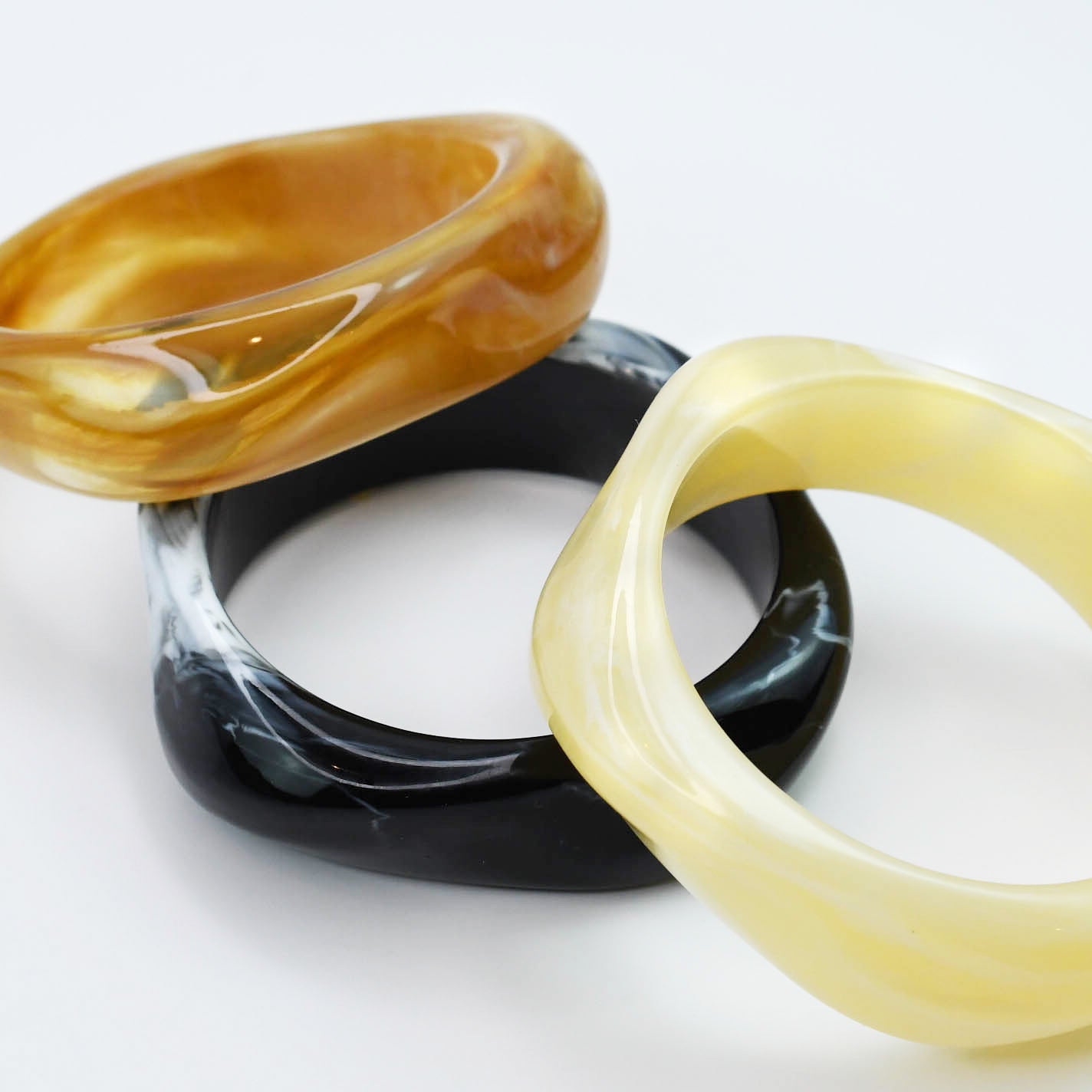 Modern bangle bracelet, Stylish minimalist bracelet, Sleek contemporary bangle, Polished chic bracelet, Clean modern bangle, Elegant simple bracelet, Smooth stylish bangle, Classic modern bracelet, Trendy sleek bangle, Refined minimalist bracelet, Contemporary chic bangle, Versatile modern bracelet