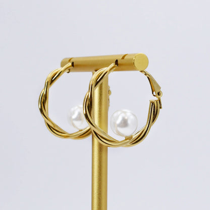 Pearl Embrace Hoop  O33
