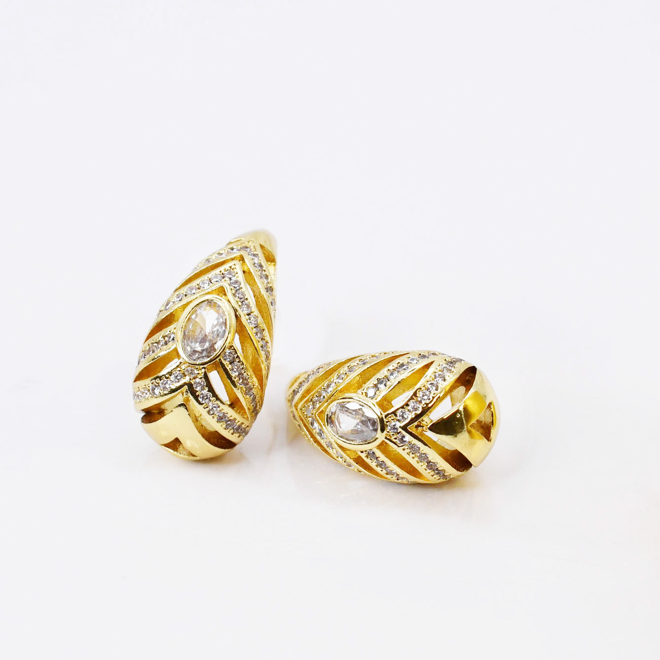 Sarabeth Teardrop  O33