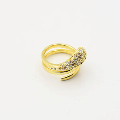 Gold Twisted Teardrop Ring O35