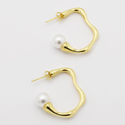 Uneven Pearl Hoop Gold G22