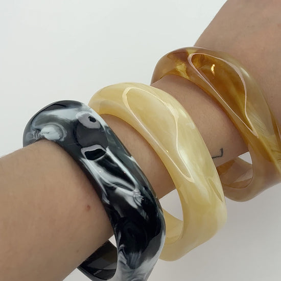 Modern bangle bracelet, Stylish minimalist bracelet, Sleek contemporary bangle, Polished chic bracelet, Clean modern bangle, Elegant simple bracelet, Smooth stylish bangle, Classic modern bracelet, Trendy sleek bangle, Refined minimalist bracelet, Contemporary chic bangle, Versatile modern bracelet