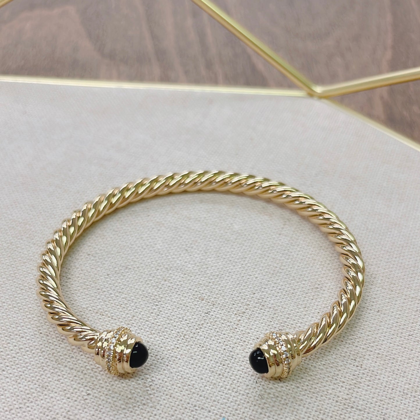 Gold Rope Black Crystal Line O3